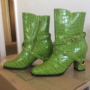 Classique Lime Green Patent Leather Boots